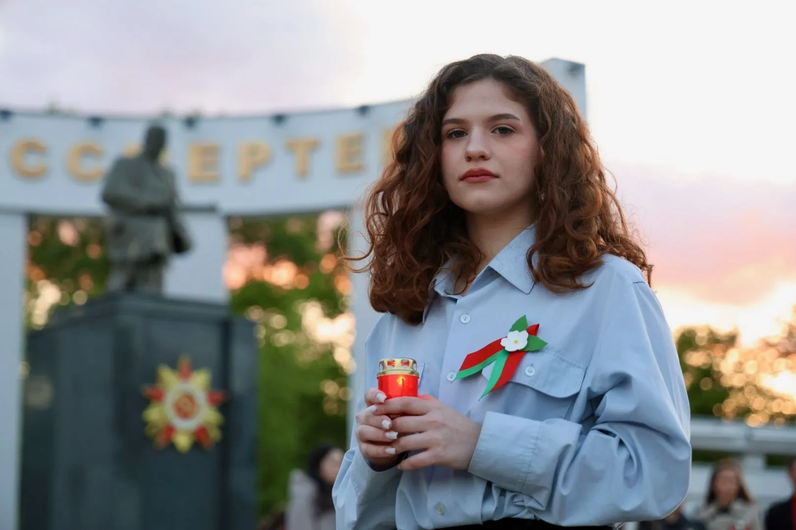 Фото: Гомель помнит: 600 огненных сердец зажглись на Аллее Героев в честь Дня Победы