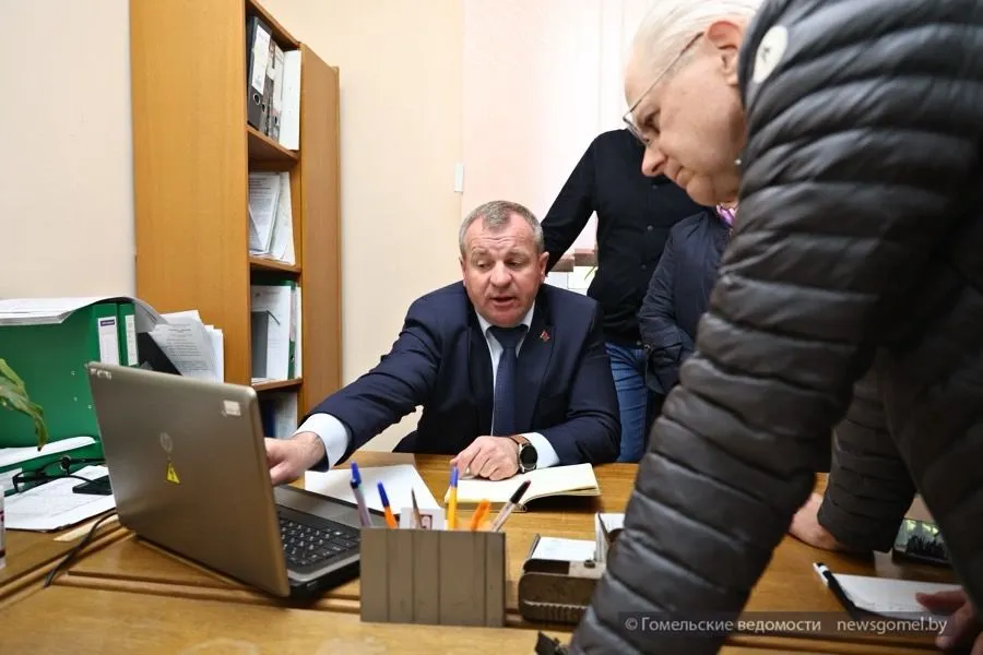 Фото: Депутат горсовета Дмитрий Гайкевич встретился к жителями улицы Кожара