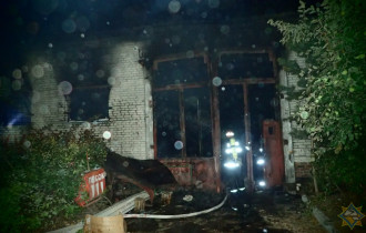 Фото: В Гомеле горело заброшенное здание