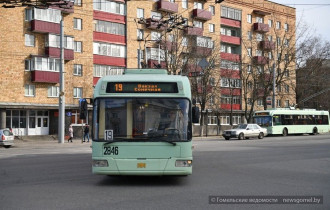 Фото: На перекрёстке Советская-Рогачёвская стоят троллейбусы