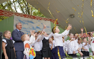 Фото: Представители Гомельского горисполкома приняли участие в благотворительной акции «Соберём детей в школу»