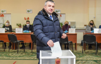 Фото: Губернатор Гомельской области: «Я голосую за стабильное настоящее и уверенное будущее, развитие нашей родной Беларуси"