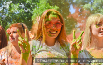 Фото: Гомель в красках: на выходных прошёл музыкальный фестиваль "Holi Fest"
