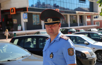 Фото: Быть бдительным всегда и везде: в Гомеле сотрудник милиции на ходу задержал пьяного водителя