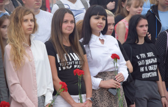 Фото: На митинге-реквиеме студенты почтили память Героев СССР Ильи Кожара и Емельяна Барыкина