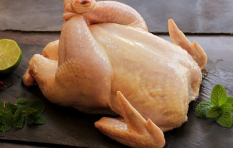 Фото: Будет ли дальше дорожать курица в магазинах?