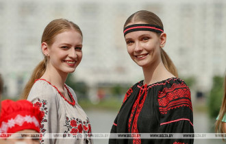 Фото: Фотоконкурс "Сэлфі&фота з вышыванкай" стартует в Беларуси 1 июня