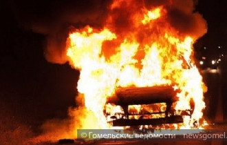 Фото: В Гомеле автомобиль сгорел вместе с водителем