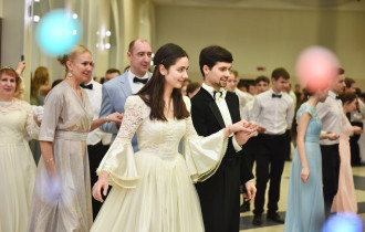 Фото: Рождественский бал православной молодёжи собрал около 150 участников в Гомеле