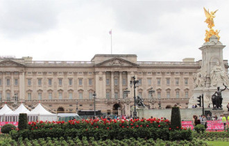 Фото: Букингемский дворец прощается с Елизаветой II
