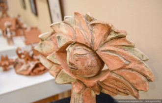 Фото: Кружок «Земля, огонь, вода, воздух» вместе с Тамарой Дмитриевой представил керамику в музее истории города Гомеля