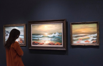Фото: Триптих Бэнкси продали на аукционе за $2,9 млн