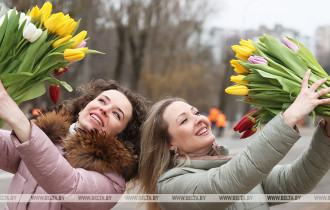 Фото: "Пусть сбываются самые сокровенные мечты". Лукашенко поздравил соотечественниц с Днем женщин