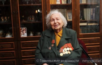 Фото: Ветерана войны Евгению Бобарыкину поздравили с Днем Победы
