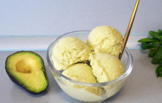 Фото: Веганское мороженое из манго и авокадо