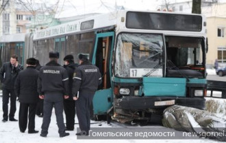 Фото: В Гомеле автобус № 17 сбил двух женщин: одна погибла