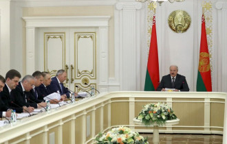 Фото: О правах работников, надзоре за техникой и вторсырье - Лукашенко провел совещание с руководством Совмина