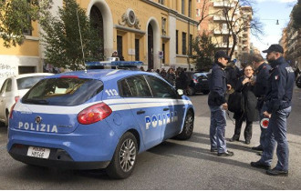 Фото: В Италии женщина напала с ножом на прохожих