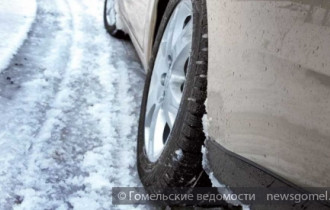 Фото: Гололёд, асфальт, снежная каша: когда "переобувать" машину на зиму
