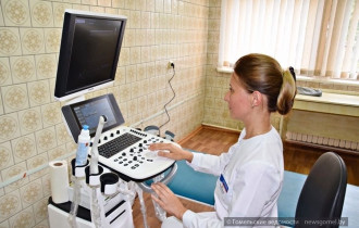 Фото: Гомельский ЗЛиН подарил городской клинической поликлинике №8 ультразвуковой аппарат