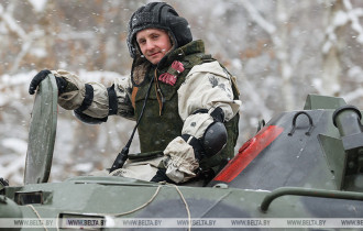Фото: Лукашенко: армия Беларуси остается истинно народной
