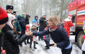 Фото: Молодёжь Гомельщины поздравляет детей из Донбасса с Рождеством и Новым годом