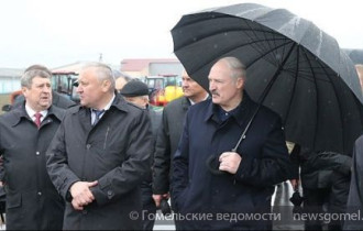 Фото: Поездка Президента в пострадавшие от аварии на ЧАЭС регионы