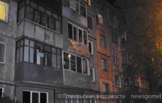 Фото:  Гомельские пожарные спасли хозяев горящей квартиры 