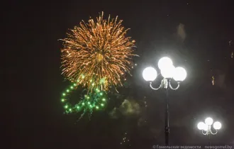 Фото: ФОТОФАКТ: Финальный аккорд юбилея. Фейерверк над Сожем в день 880-летия Гомеля