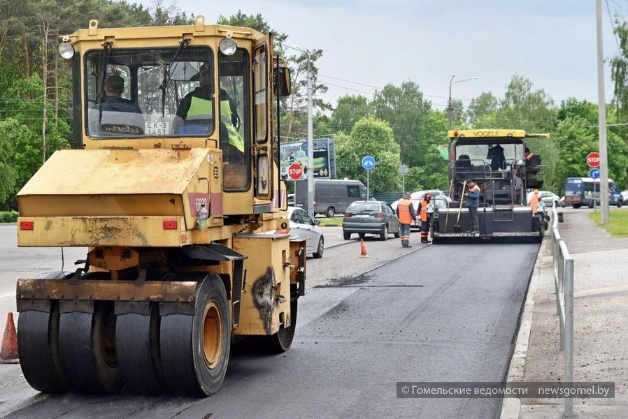 Фото: В Гомеле дорожники ведут ремонт по улицам Барыкина, Сосновой и Владимирова 