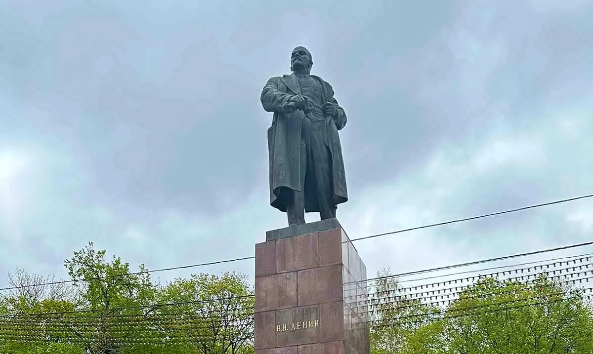 Фото: «Уважаемые товарищи!»: в Гомеле вспоминали Владимира Ленина, со дня рождения которого исполнилось 154 года