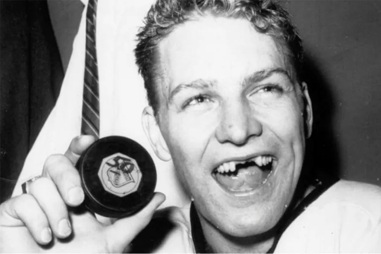 Фото: Скончался легендарный канадский хоккеист Бобби Халл